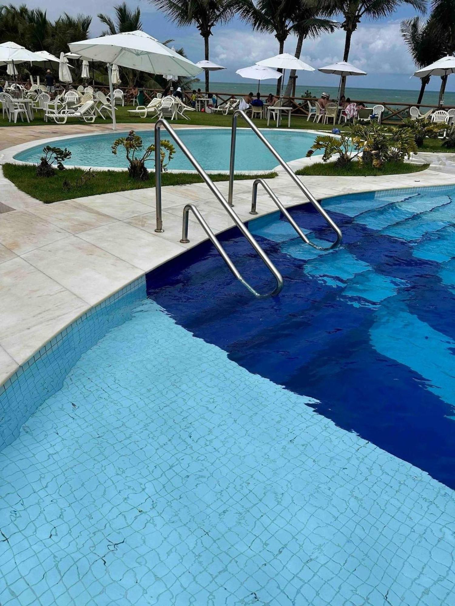 Flat Guarajuba 4 Quartos Terreo A Beira Mar - Pe Na Areia - Governanca Com Arrumadeira E Wi Fi Inclusos Camassari Dış mekan fotoğraf
