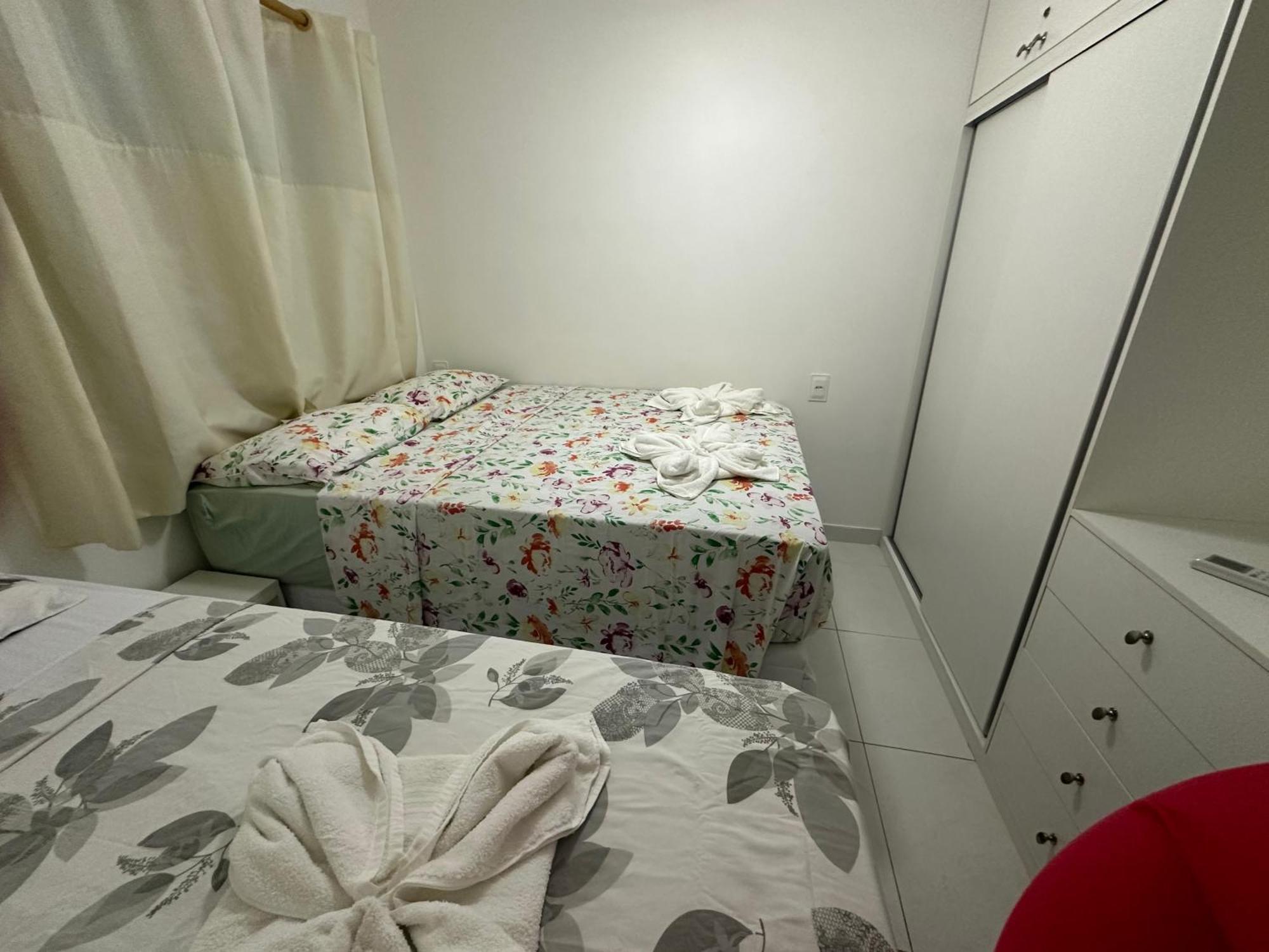 Flat Guarajuba 4 Quartos Terreo A Beira Mar - Pe Na Areia - Governanca Com Arrumadeira E Wi Fi Inclusos Camassari Dış mekan fotoğraf