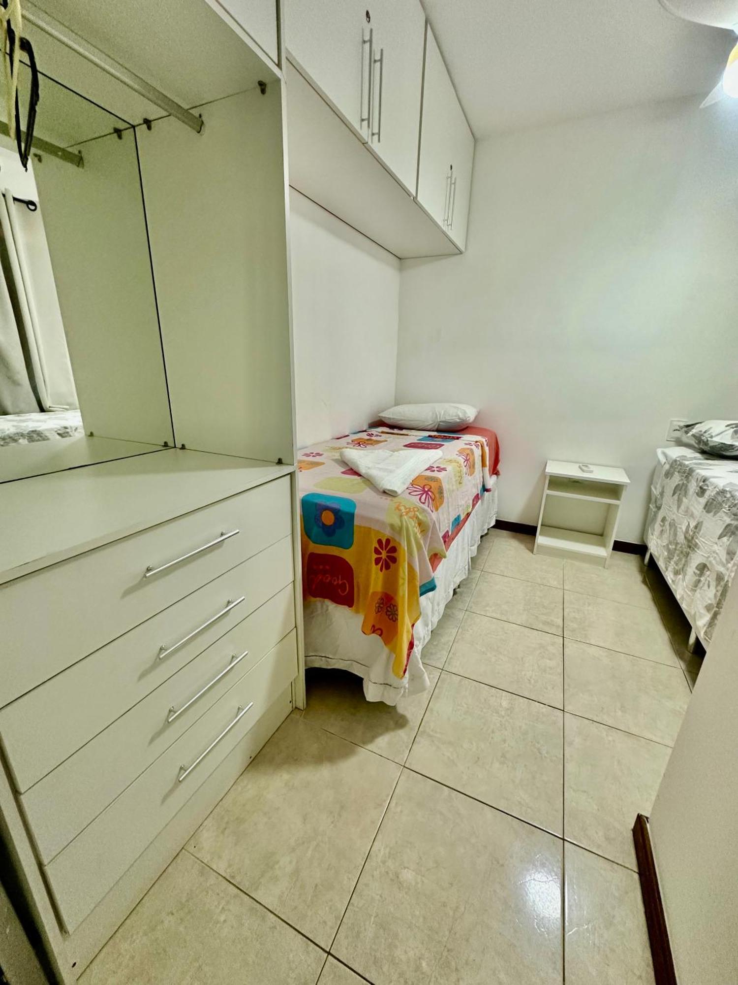 Flat Guarajuba 4 Quartos Terreo A Beira Mar - Pe Na Areia - Governanca Com Arrumadeira E Wi Fi Inclusos Camassari Dış mekan fotoğraf